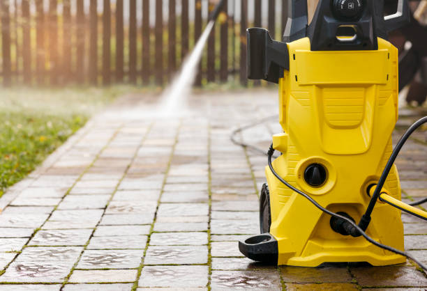 Best Gutter Cleaning  in Flatonia, TX